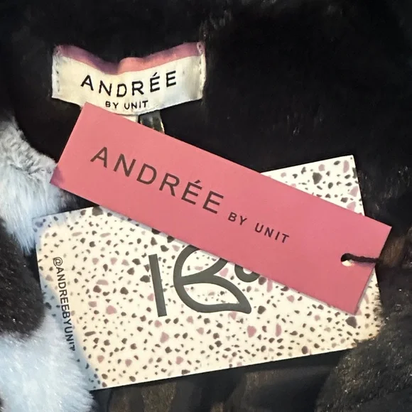 Andree Black and White Star Fleece Jacket - Picture 2 of 5